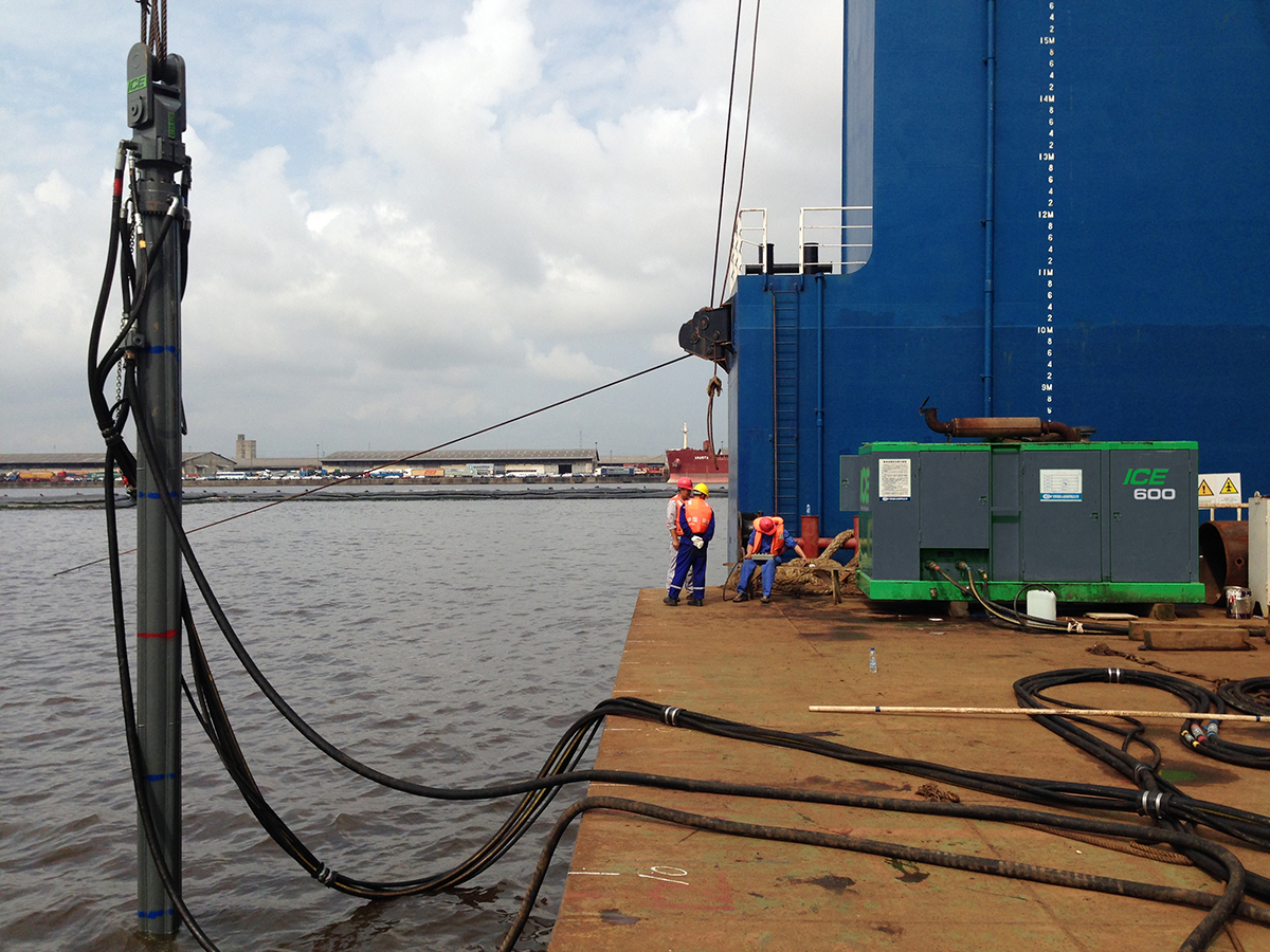 ICE，液压振冲器，振冲器，水下砂桩密实方法，中交非洲一带一路港口项目